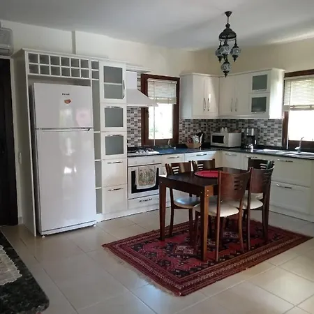 Oliva Houses1 מלון