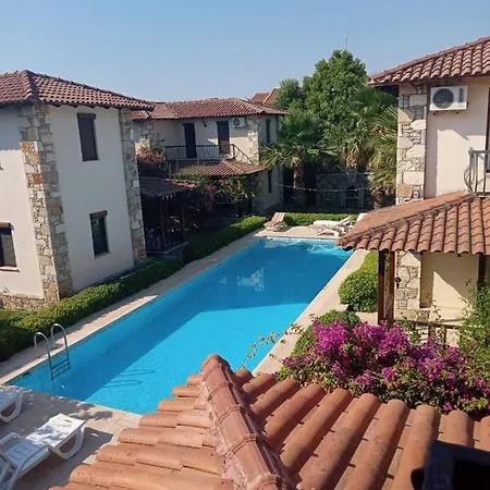 מלון Oliva Houses1 4*