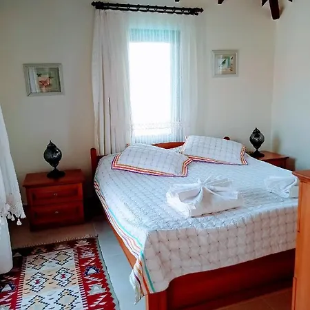 Oliva Houses1 4* מוגלה