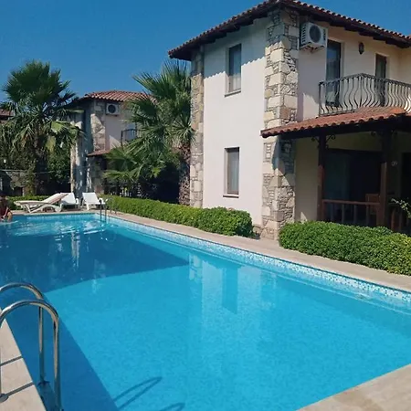 מלון Oliva Houses1