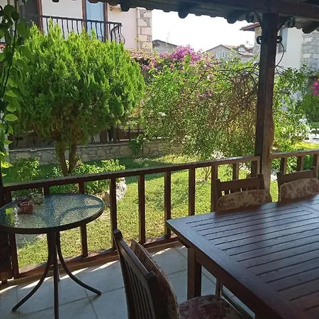 Oliva Houses1 4* מוגלה